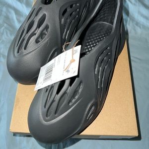 Yeezy kids Foam Runner, size 1